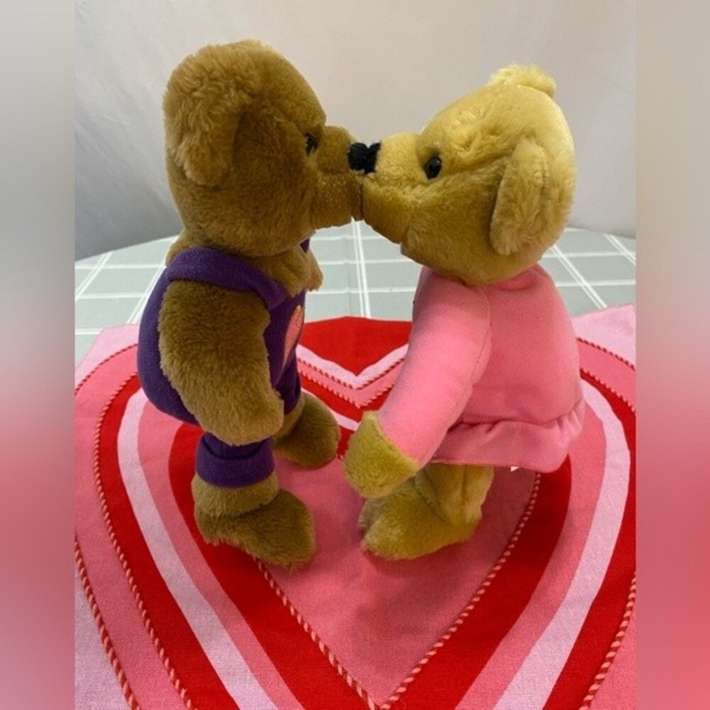 Hallmark Love & Kisses Bears Magnetic Noses Valentines Plush & a Hearts Placemat